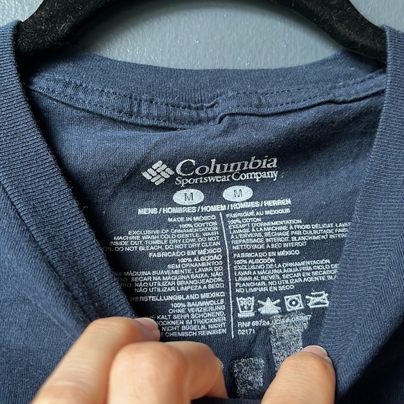 FREE w/ Purchase Men’s Columbia Sportswear Navy Blue Logo Tee Tshirt Medium - Picture 3 of 5
